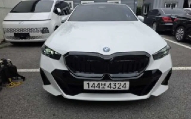 수원중고차가격표 5시리즈 (G60) 530e xDrive 매물 사진 6 - 2025/11 6,536km