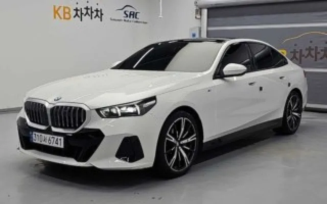 수원중고차가격표 5시리즈 (G60) 530i xDrive 매물 사진 7 - 2025/06 37,714km