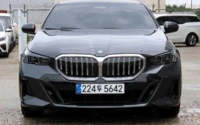 수원중고차가격표 5시리즈 (G60) 520i 매물 사진 1 - 2025/04 28,705km